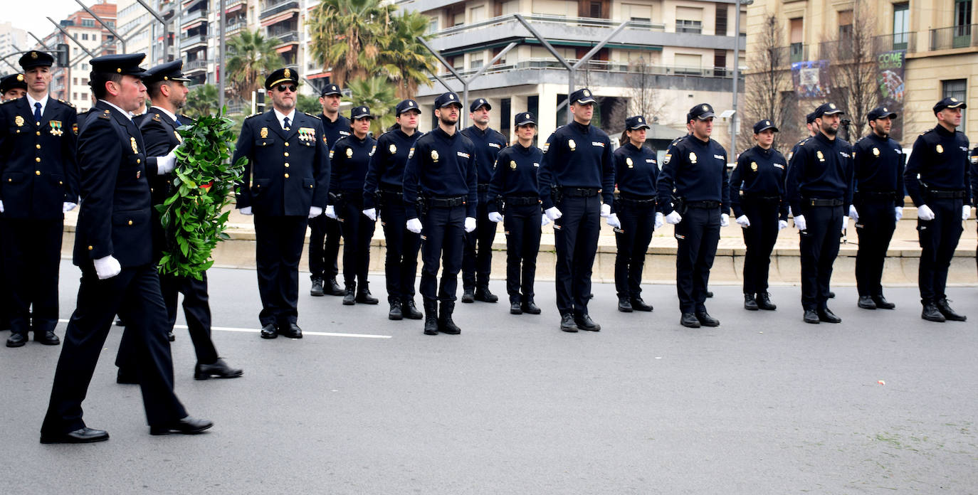Izado solemne de la bandera en el 200 aniversario de la Policía Nacional