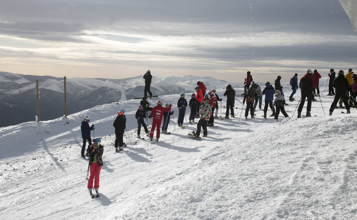 Valdezcaray se llena de esquiadores