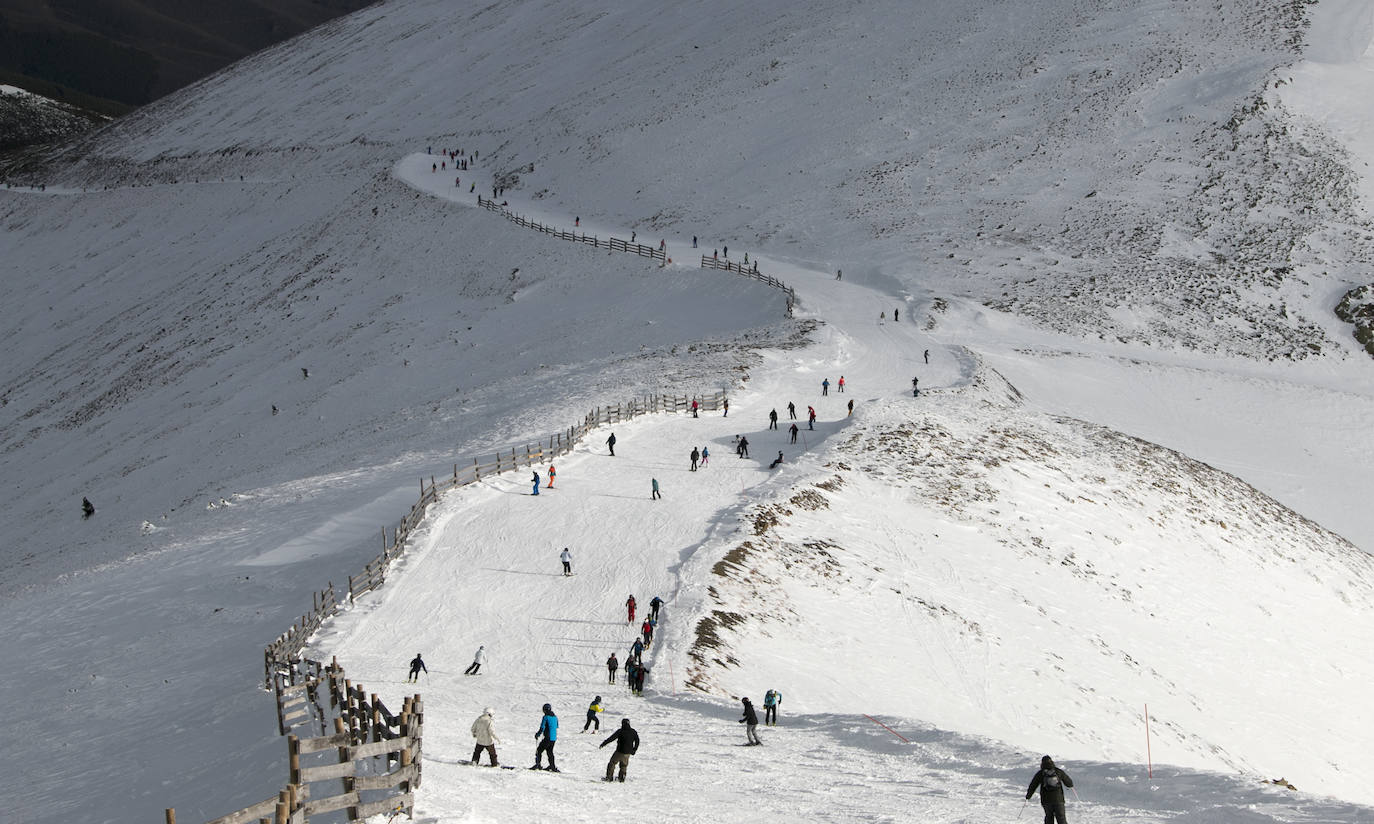 Valdezcaray se llena de esquiadores