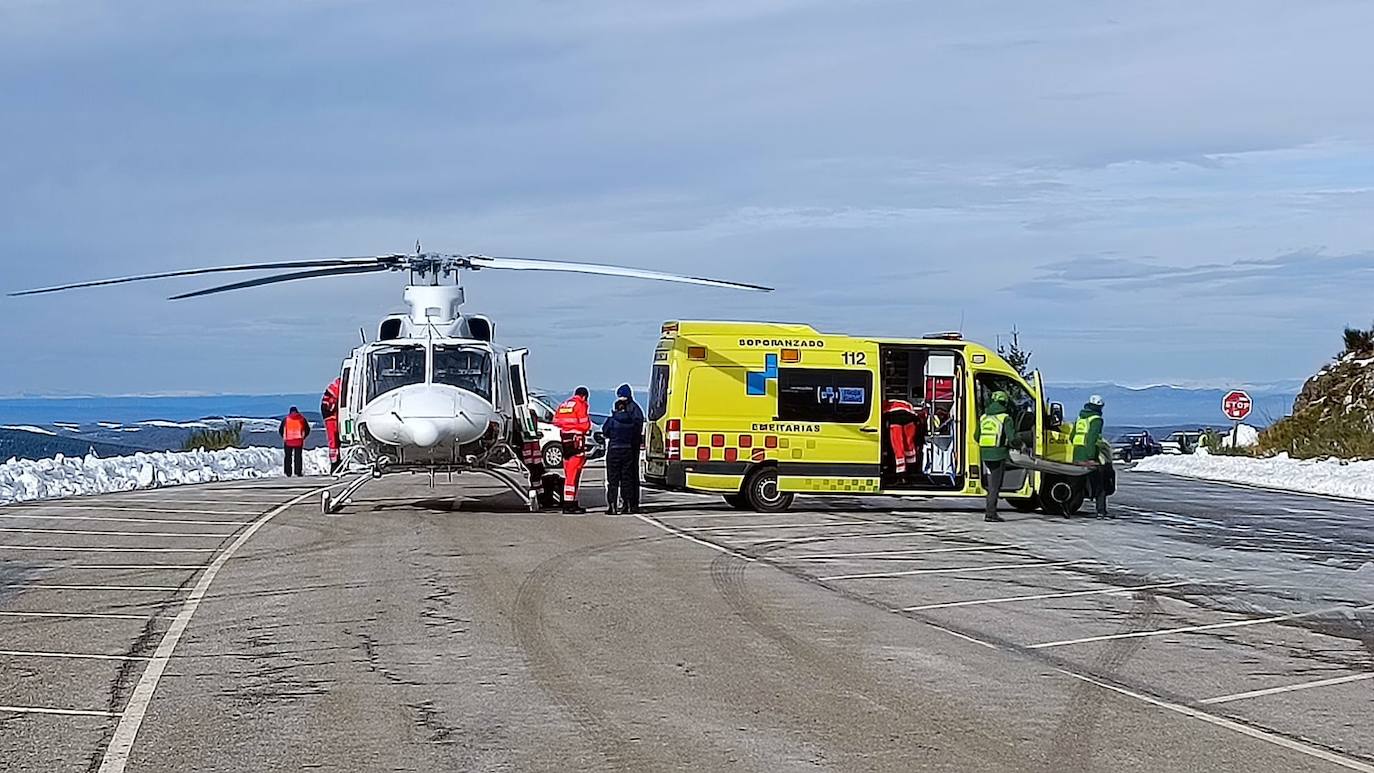 Traslado del herido en Valdezcaray al Hospital San Pedro en helicóptero.