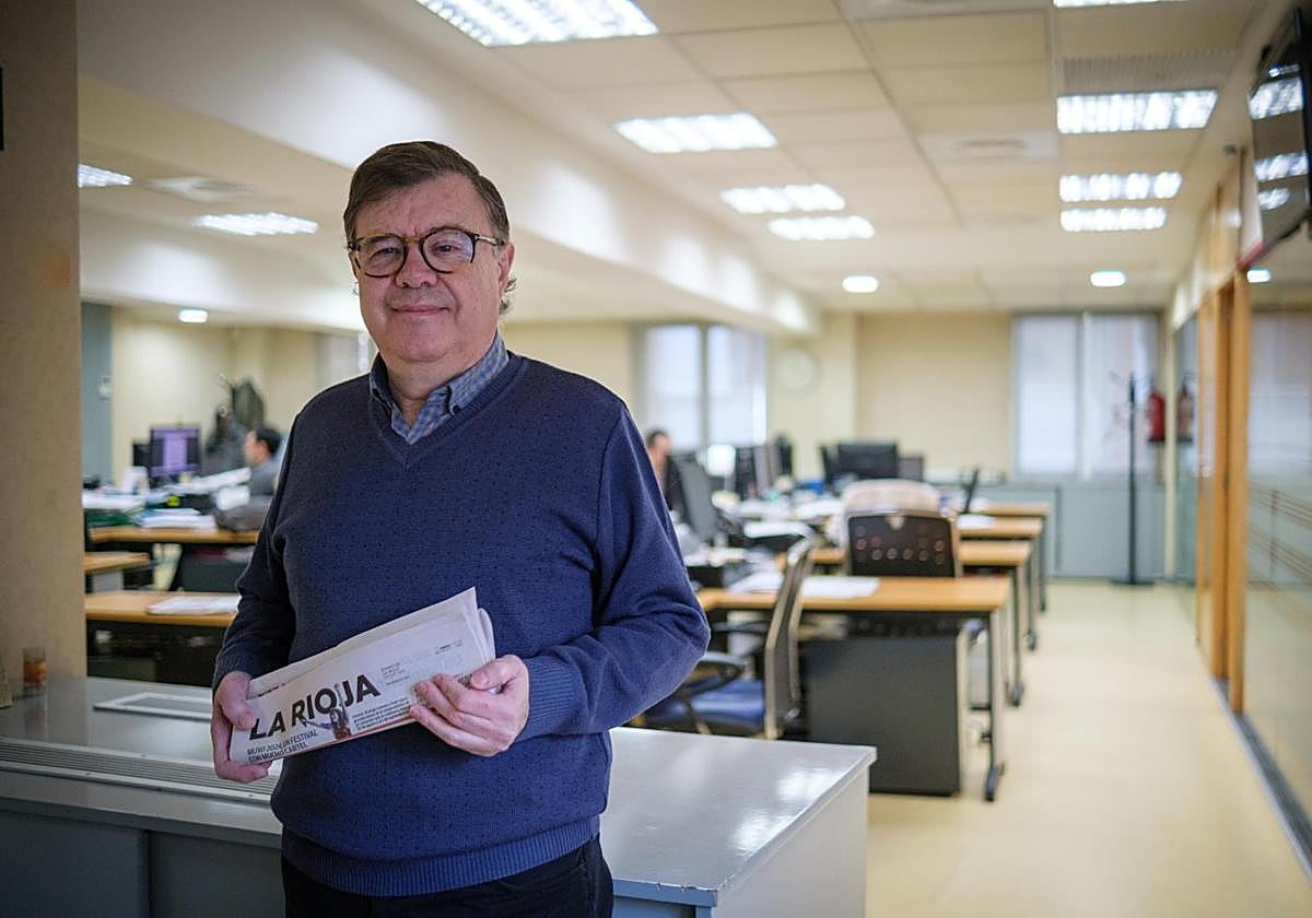 Marcelino Izquierdo posa en la redacción de Diario LA RIOJA.