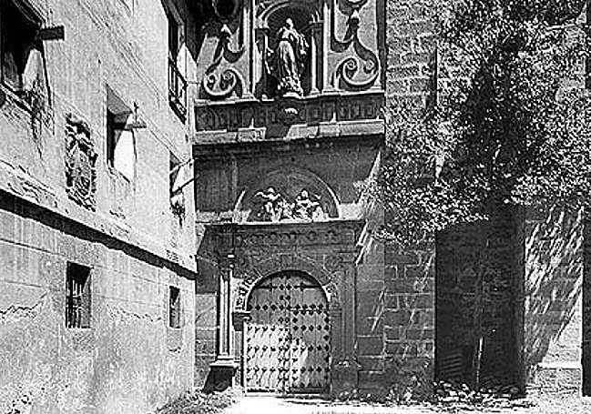 Portada de la iglesia antes del traslado.