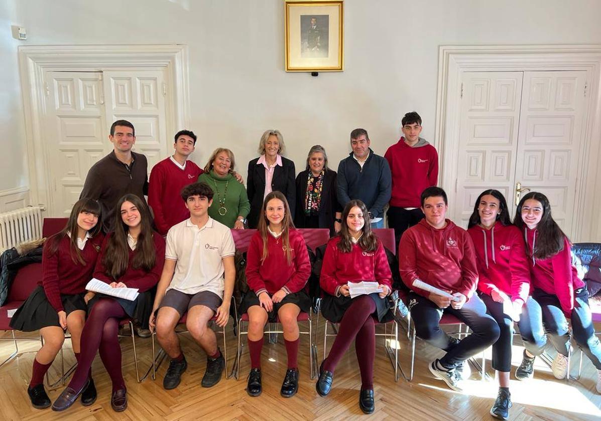 El colegio San Agustín presenta a Arceiz acciones contra el cambio climático