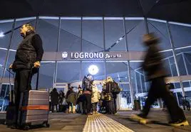 Llegada del tren de Madrid a Logroño el viernes por la noche, un servicio ferroviario que sigue creciendo en los últimos años.