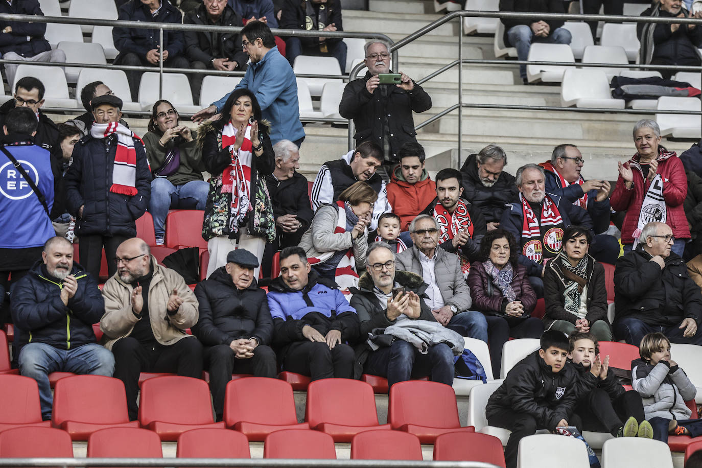 Las imágenes del partido entre la SDL y el Sabadell