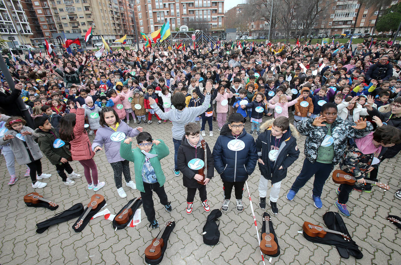 Escolares logroñeses celebran el Día de la Paz