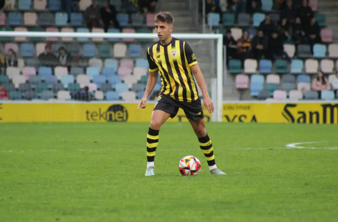 Antonio Salado con la camiseta del Barakaldo, donde solo ha jugado seis meses.