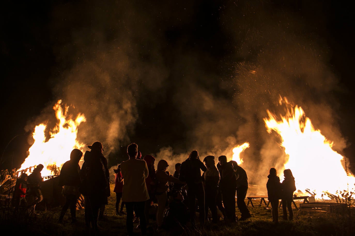 Las hogueras de Santa Águeda, en imágenes