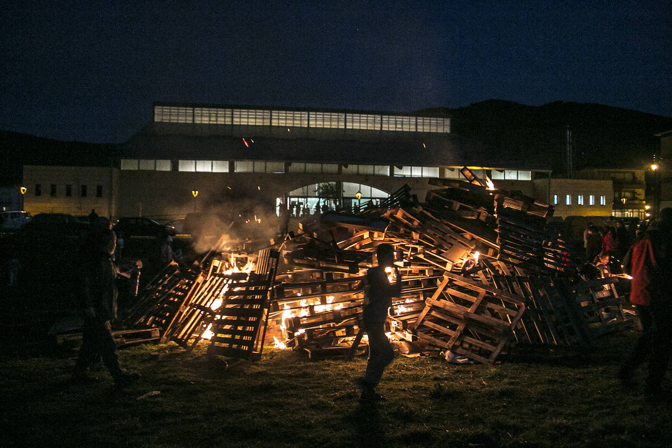 Las hogueras de Santa Águeda, en imágenes