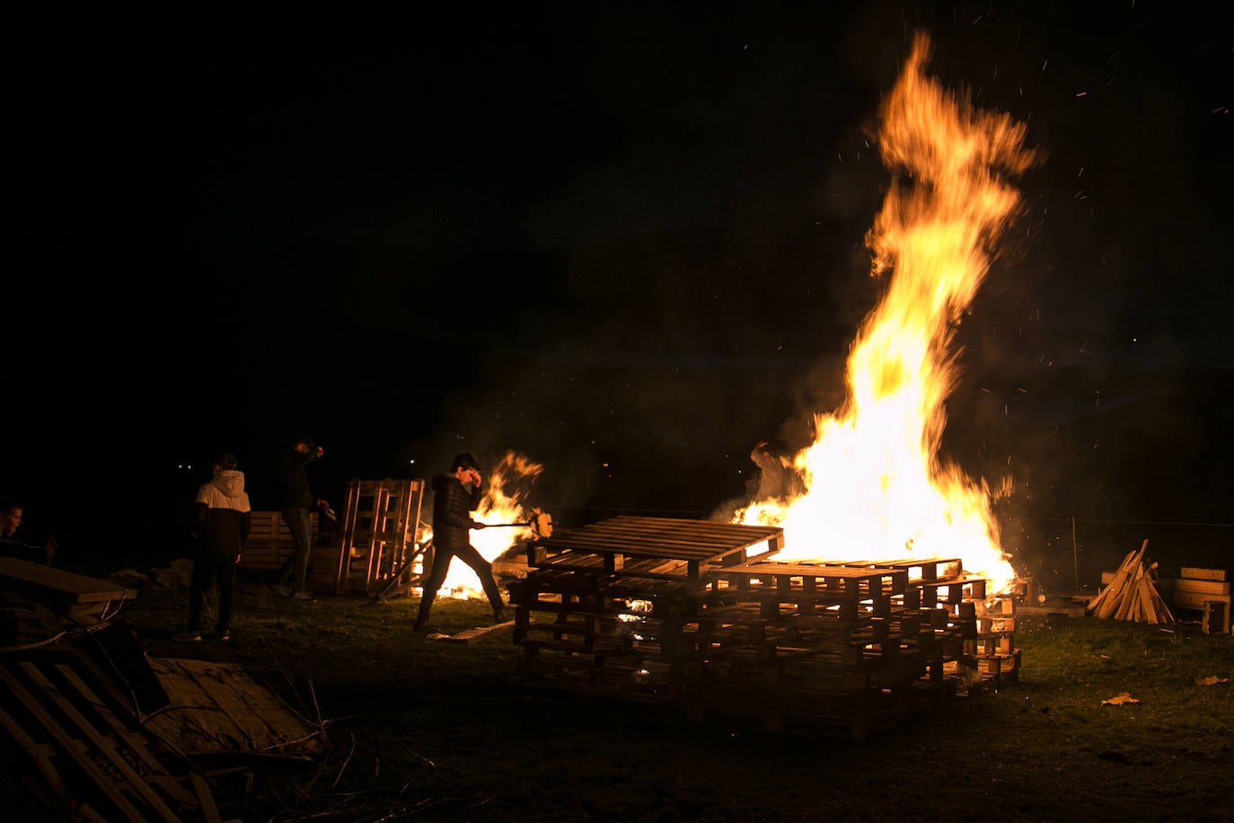 Las hogueras de Santa Águeda, en imágenes