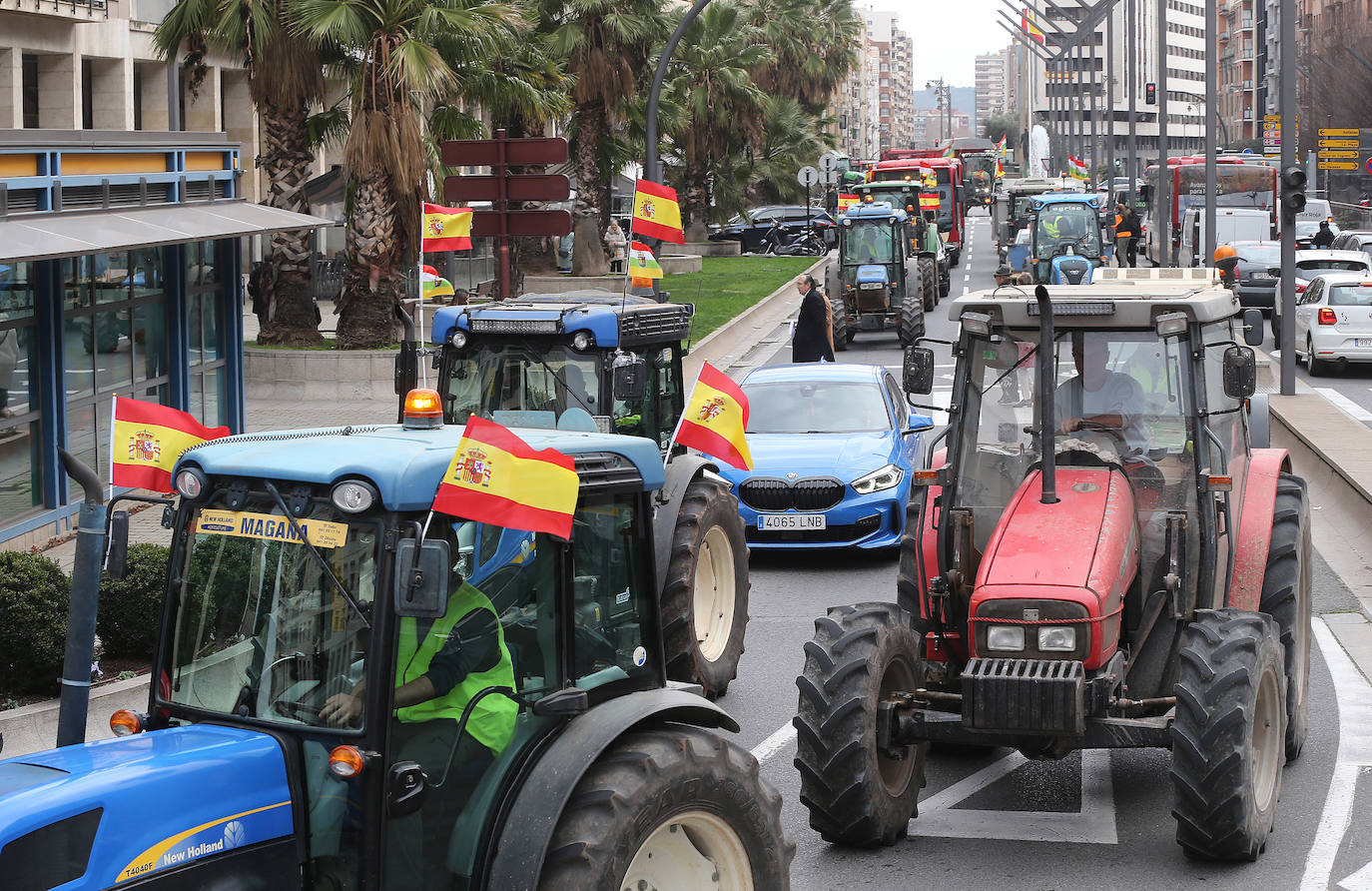 Las imágenes del segundo día de tractorada en Logroño