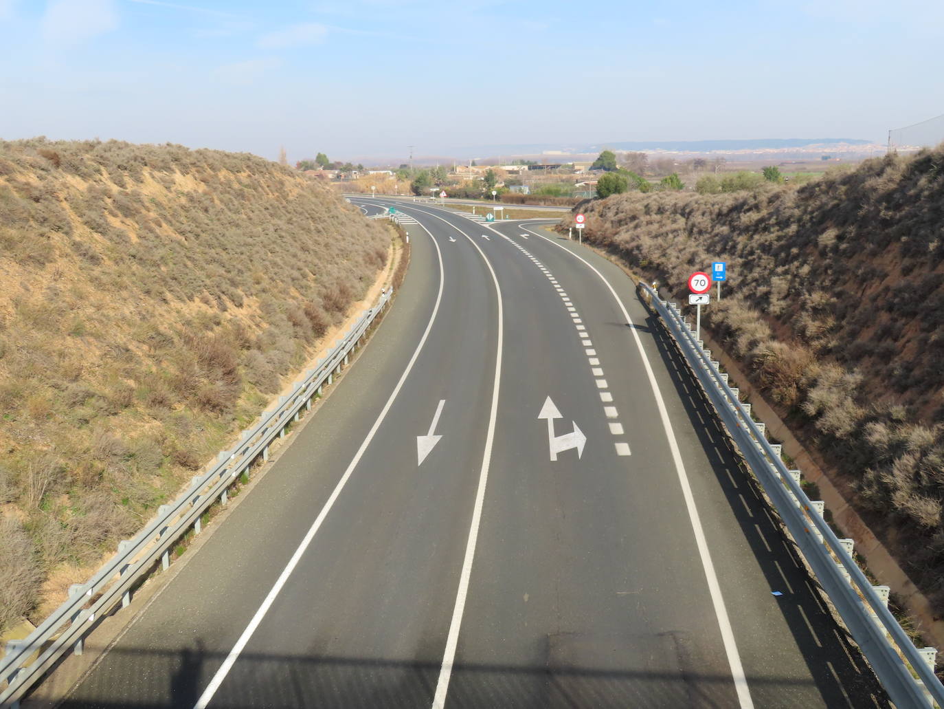 Carreteras vacías y muchos tractores en Alfaro