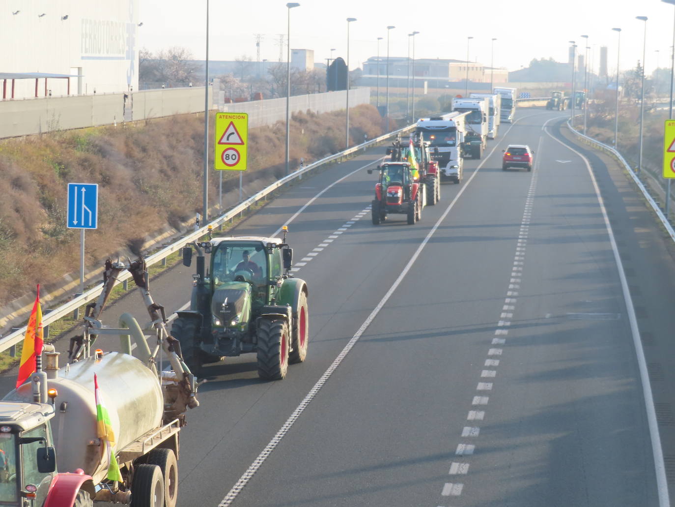 Carreteras vacías y muchos tractores en Alfaro