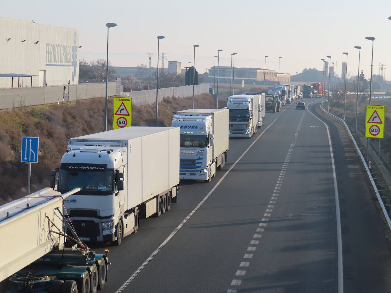 Carreteras vacías y muchos tractores en Alfaro