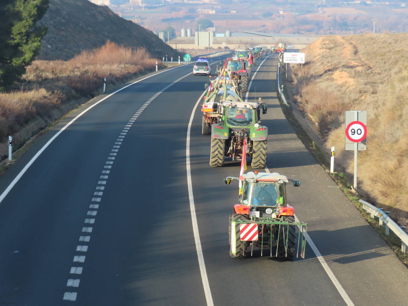 Carreteras vacías y muchos tractores en Alfaro