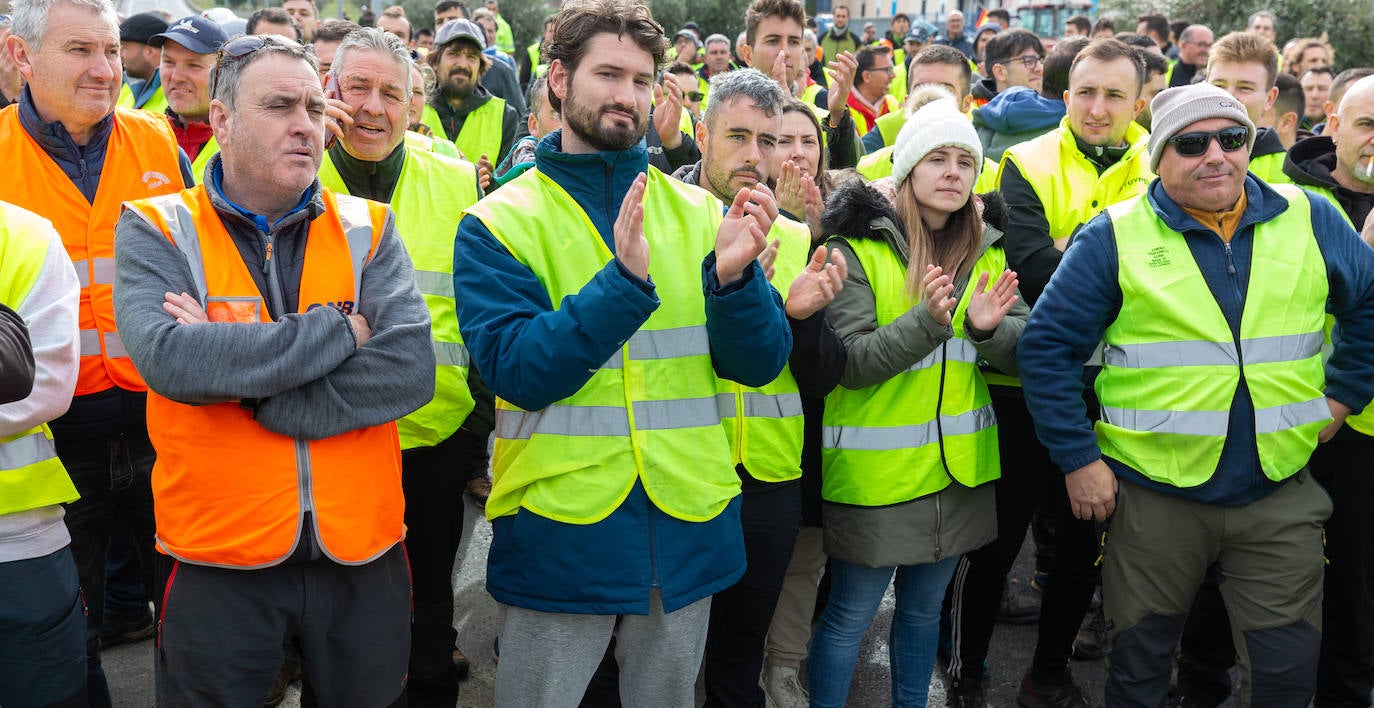 La protesta de Lentiscares, en imágenes