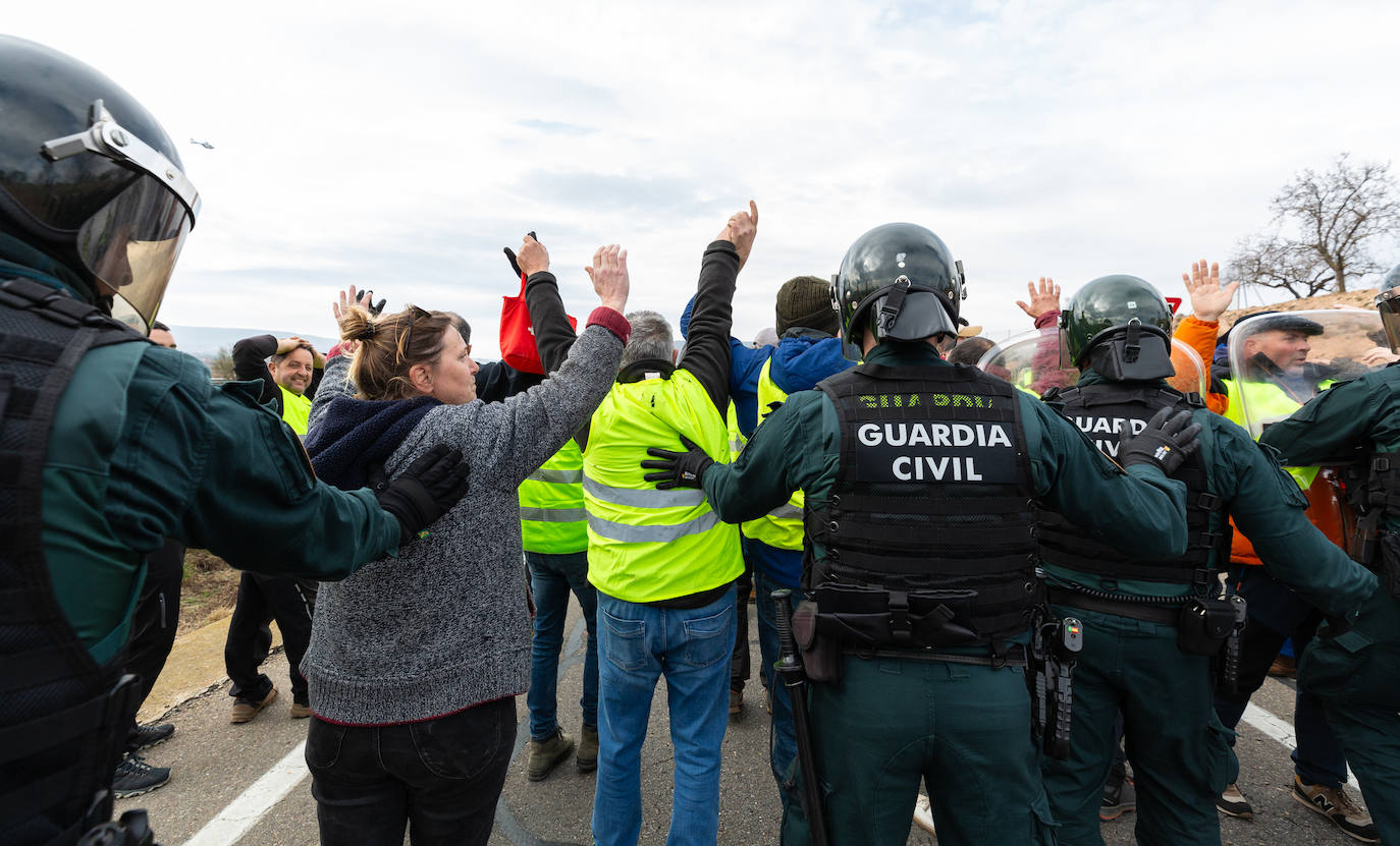 La protesta de Lentiscares, en imágenes