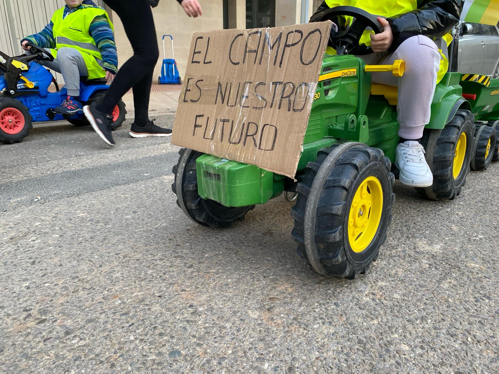 Al colegio, en tractor