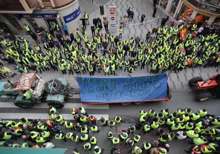 Vídeo: cuatro horas de marcha por Logroño, en cuatro minutos (trifulca incluida)