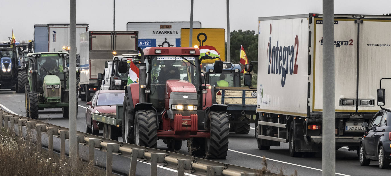 La tractorada de Lentiscares, en imágenes