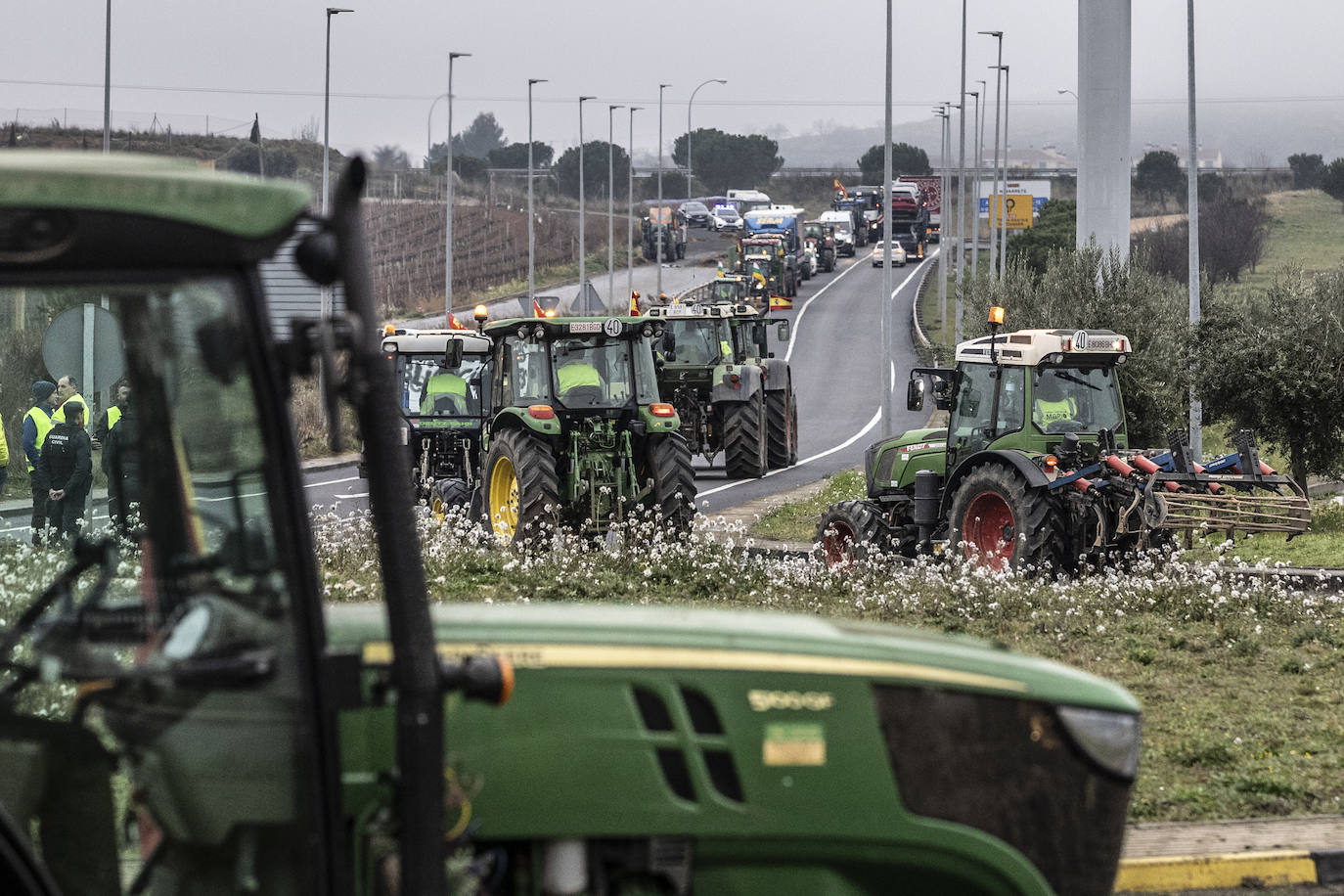 La tractorada de Lentiscares, en imágenes