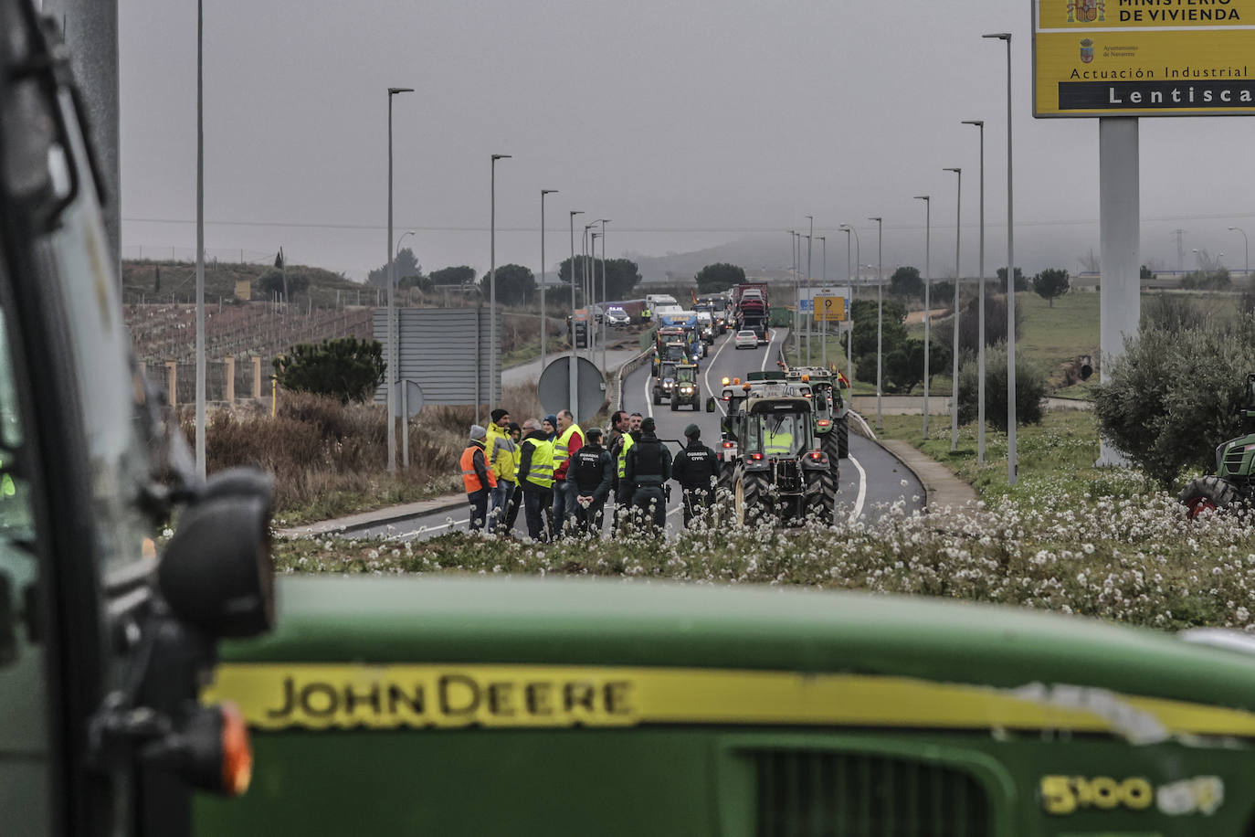 La tractorada de Lentiscares, en imágenes