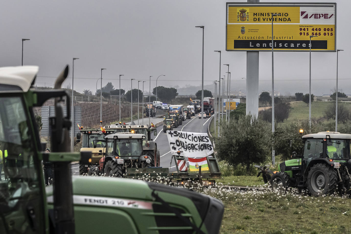 La tractorada de Lentiscares, en imágenes