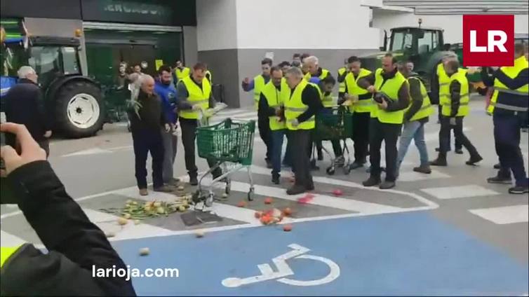 Los agricultores trasladan sus protestas a los supermercados