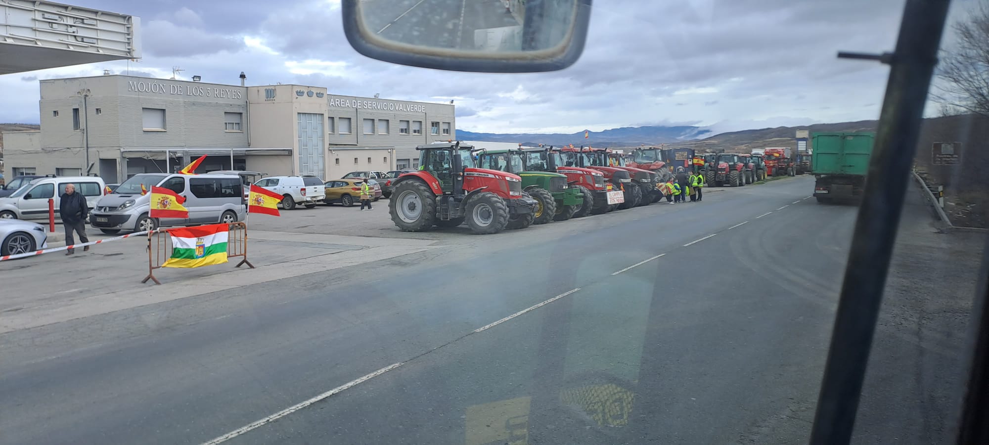 Las imágenes de la protesta agraria en La Rioja este viernes