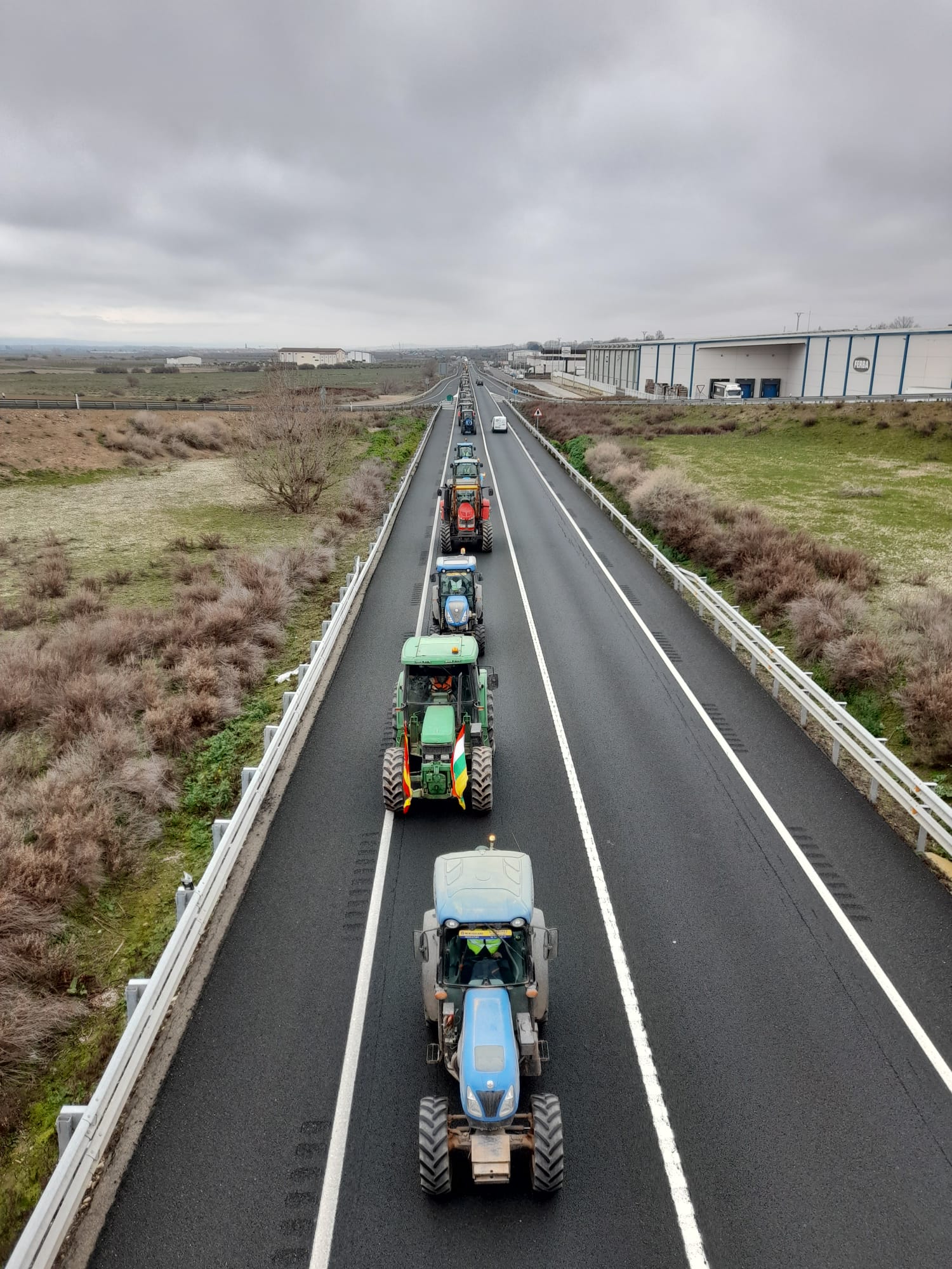 Las imágenes de la protesta agraria en La Rioja este viernes