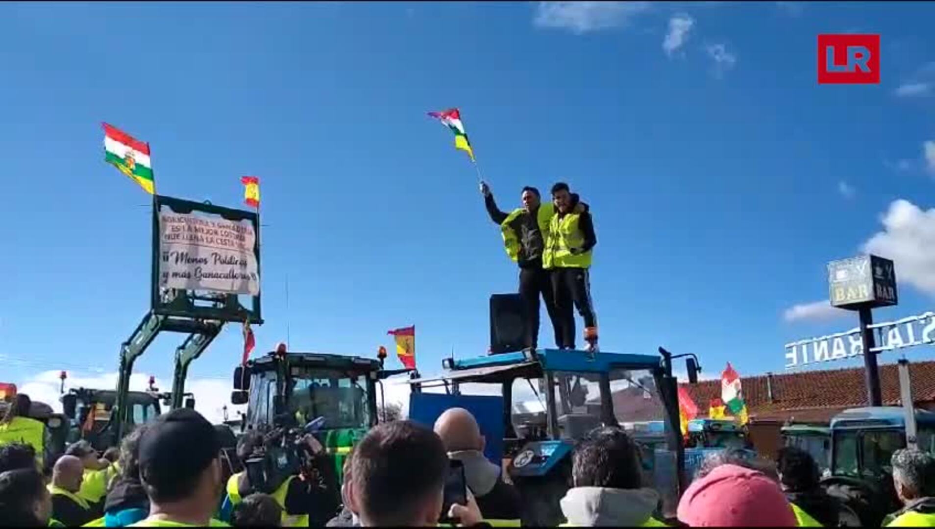 Una jota 'agro' en la concentración de tractores de Briones