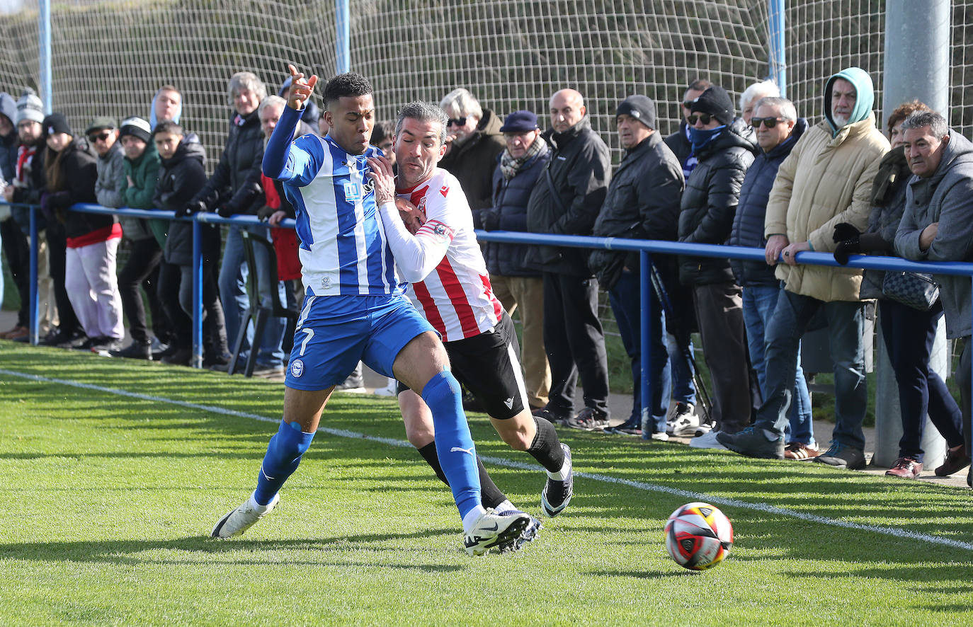 Las imágenes del partido de la UDL en Vitoria