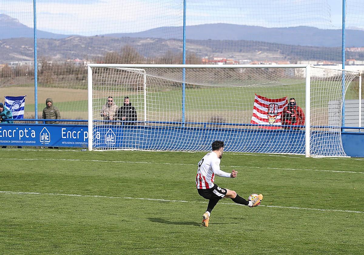 Jony falló esta ocasión con la puerta vacía.