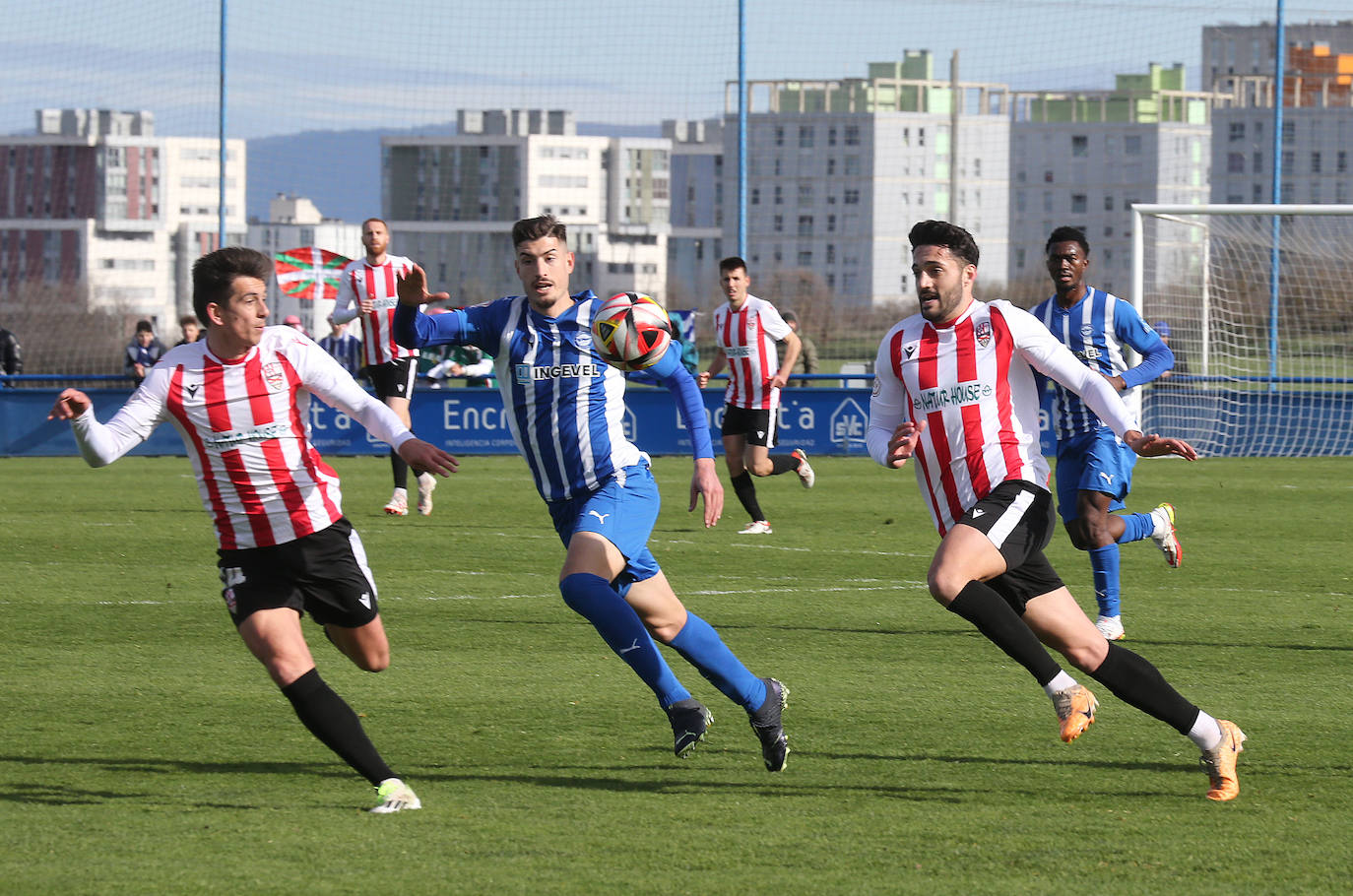 Las imágenes del partido de la UDL en Vitoria