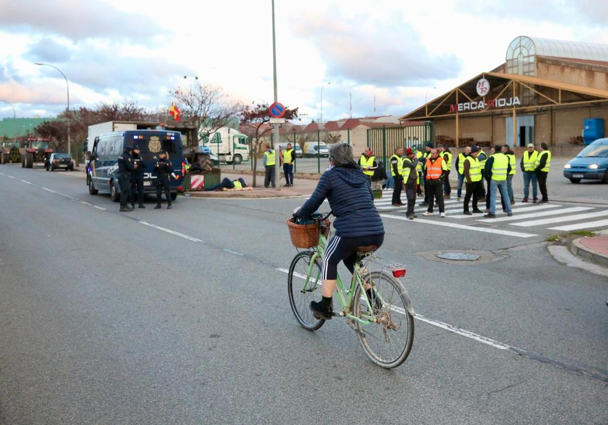 Protesta «tranquila» en Merca Rioja