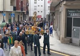 Imagen de archivo de la procesión del Día del Pilar por las calles del casco antiguo de Arnedo, patrona de la Guardia Civil.