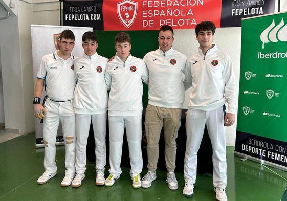 Los cuatro manistas riojanos junto a Óscar Lerena.