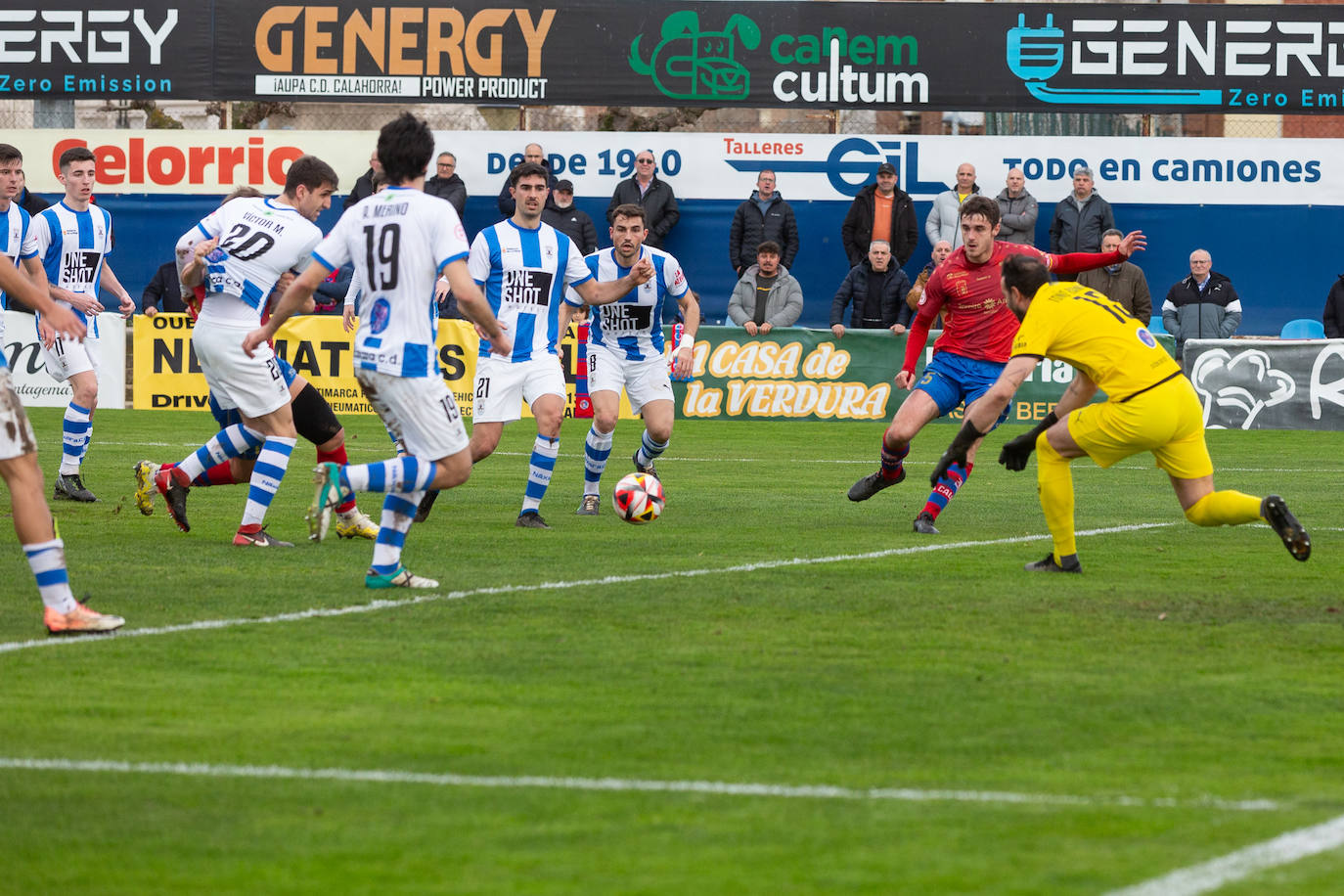 El derbi entre el Calahorra y el Náxara, en imágenes