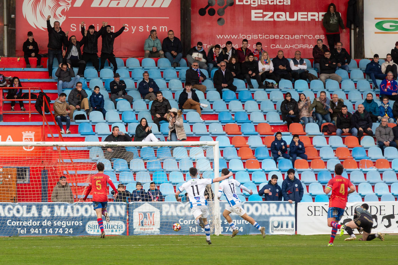 El derbi entre el Calahorra y el Náxara, en imágenes