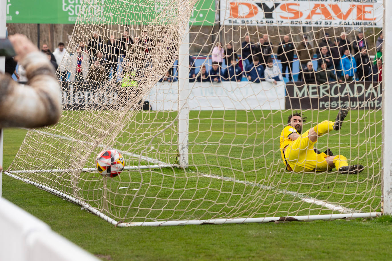 El derbi entre el Calahorra y el Náxara, en imágenes