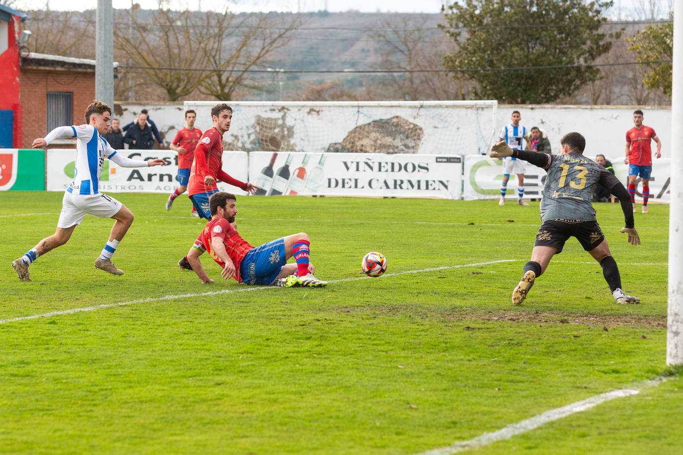 El derbi entre el Calahorra y el Náxara, en imágenes