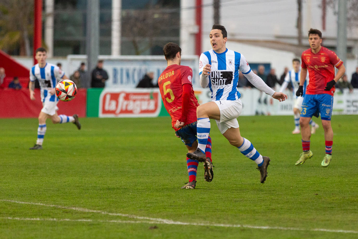 El derbi entre el Calahorra y el Náxara, en imágenes