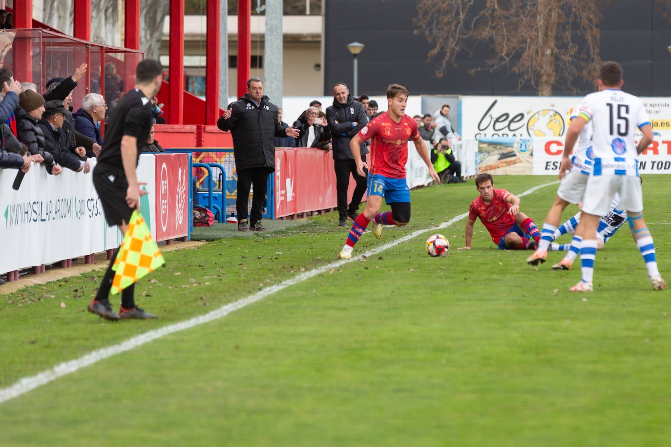 El derbi entre el Calahorra y el Náxara, en imágenes