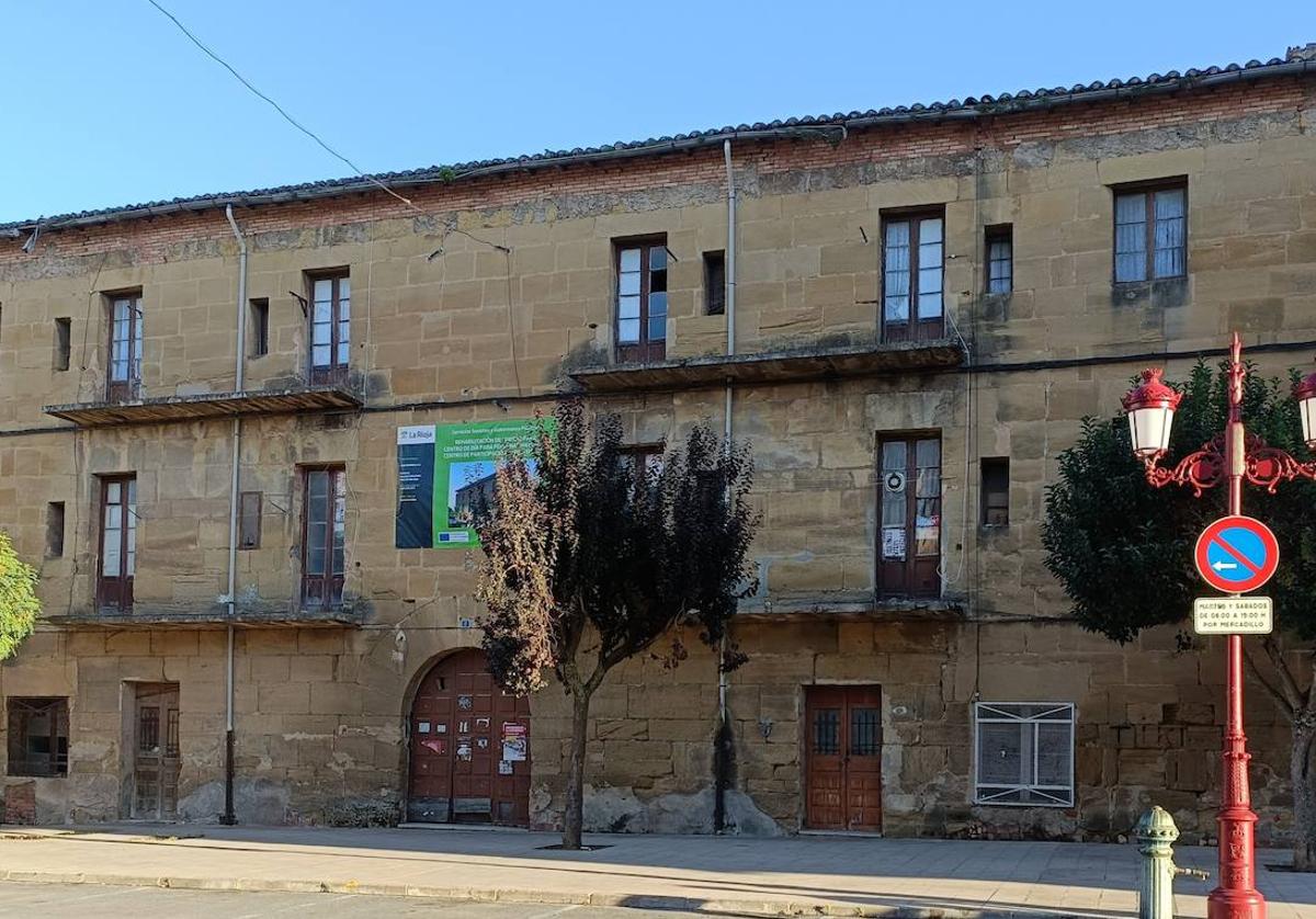 Escuelas Viejas de Haro, edificio que acogió la llamada 'prisión habilitada' en 1937 y 1938.