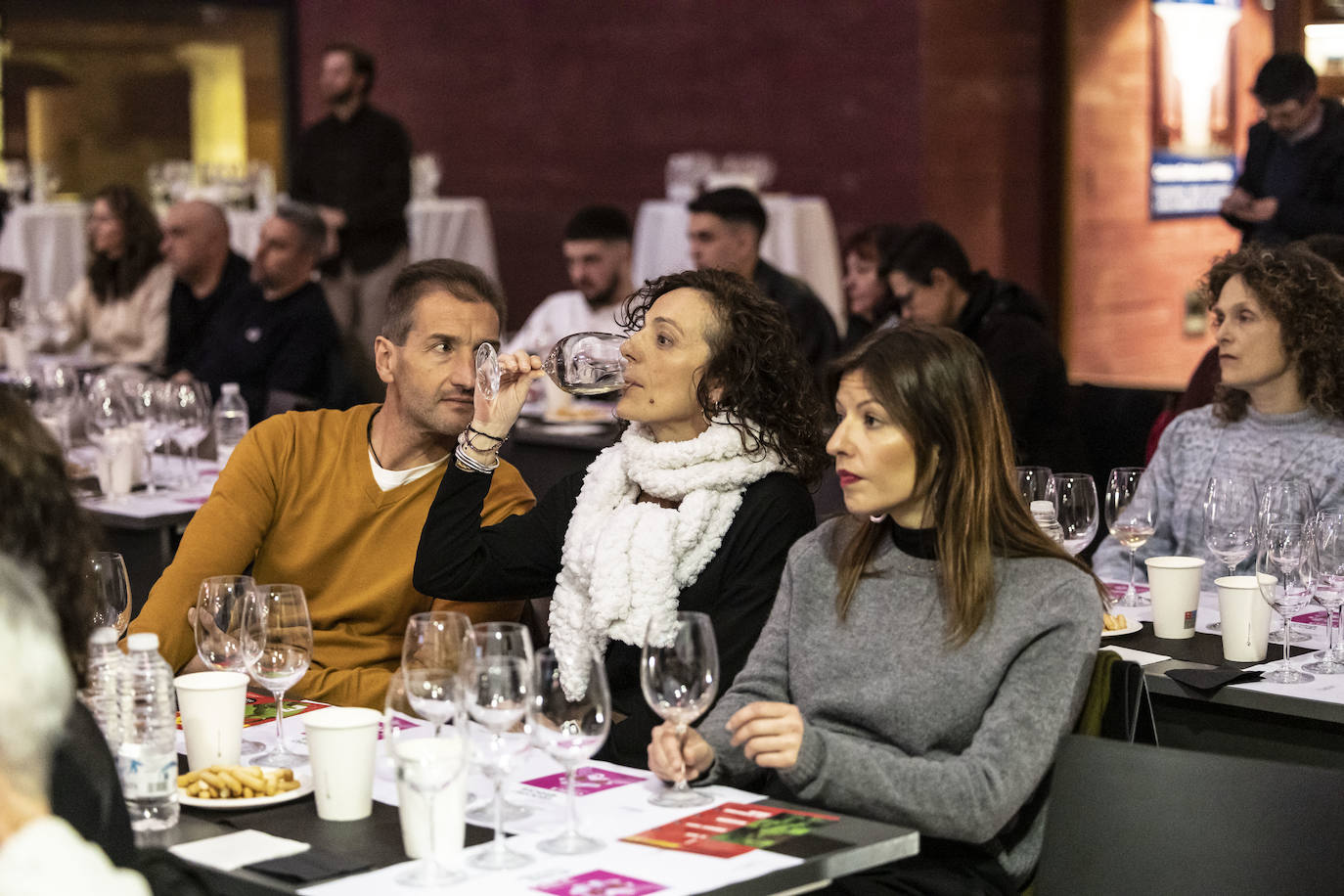 Cata solidaria de Juan Carlos Sancha en beneficio de enfermos de ELA