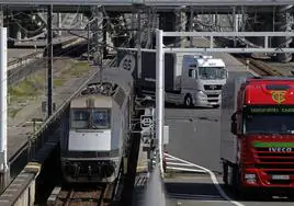 Descarga de camiones en el Eurotúnel.