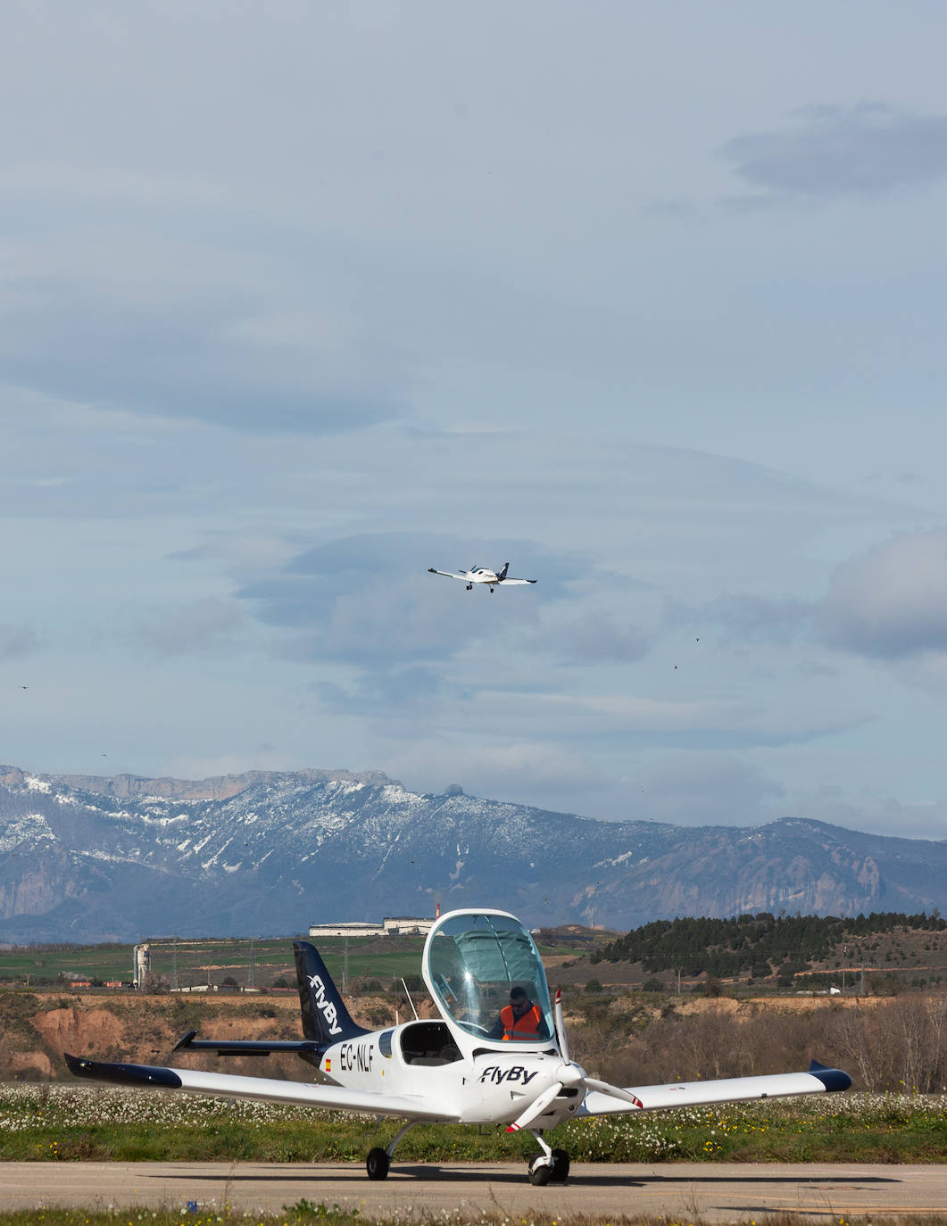 Primer día en la escuela de pilotos de Agoncillo