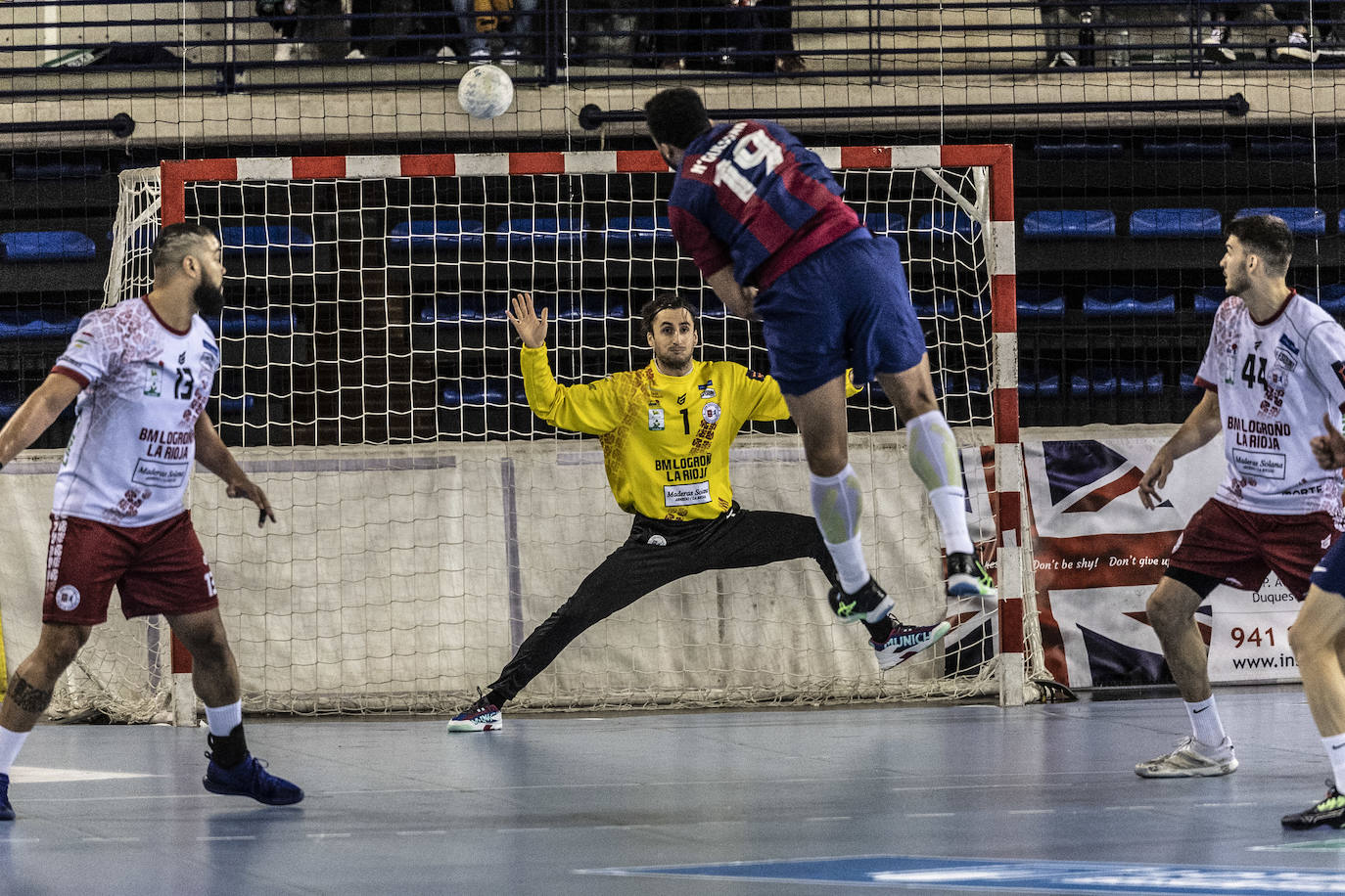Las imágenes del Ciudad de Logroño-Barcelona