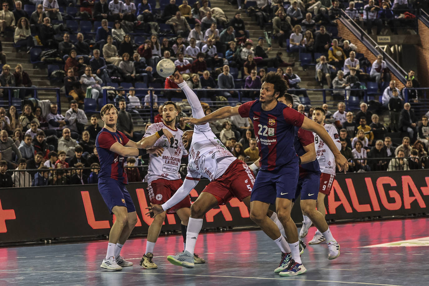 Las imágenes del Ciudad de Logroño-Barcelona