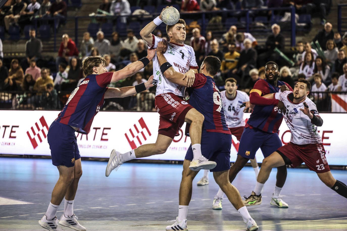 Las imágenes del Ciudad de Logroño-Barcelona